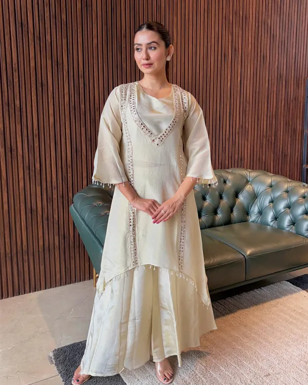 Ivory_Layared_Ido_Western