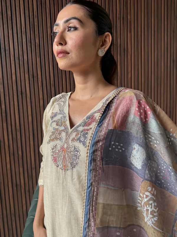 Nude_Elegance_Embroidered_Suit_Set