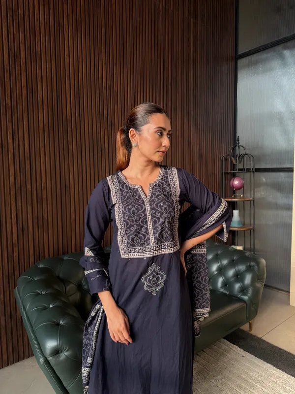 Midnight_Grace_Embroidered_Suit_Set