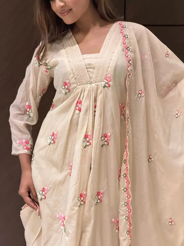 Ivory_Blossom_Suit_Set