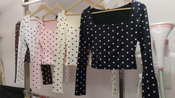 Black_Polka_Dot_Long_Sleeve_Crop_Top_for_Women