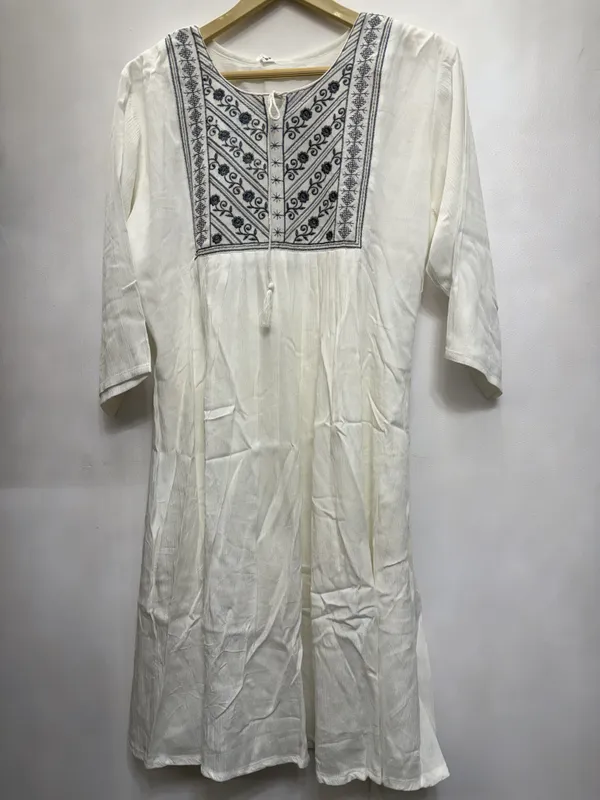 White_Embroidered_Straight_Kurta_For_Women