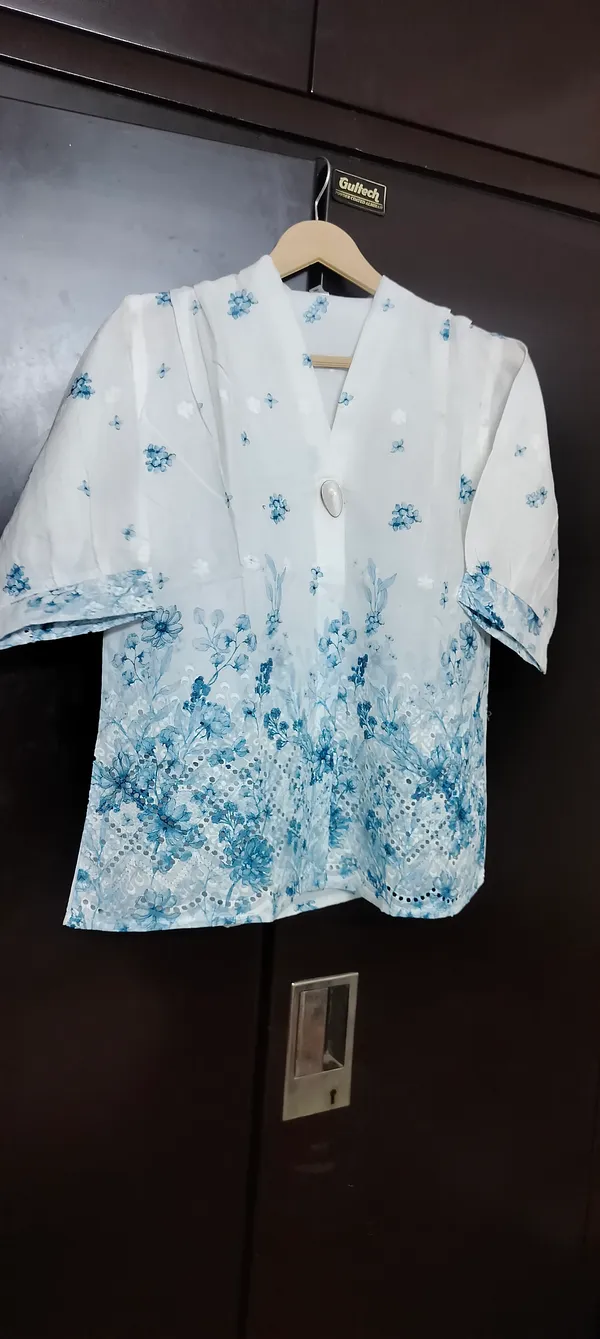 White_Floral_Print_Short_Sleeve_Kurti_for_Women