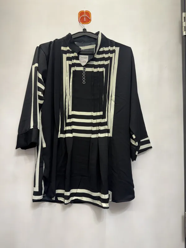 Black_Striped_Straight_Kurti_for_Women
