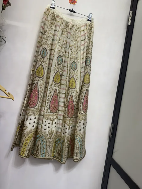 Cream_Printed_Embroidered_Suit_Set_for_Women