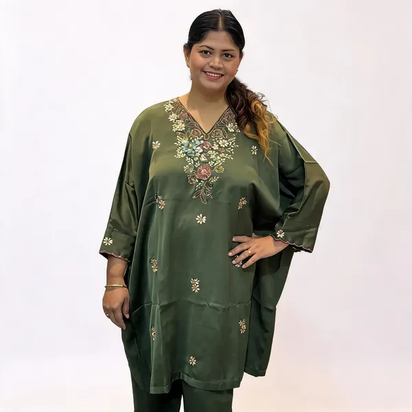 Green_Viscose_Silk_Relaxed_Floral_Embroidered_Kurta_For_Women