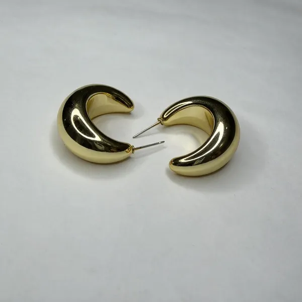 Gold_Tone_Chunky_Hoop_Earrings_for_Women