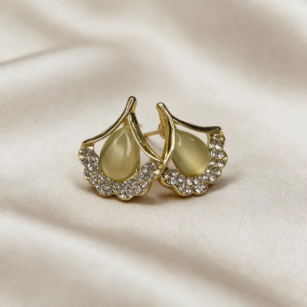 Gold_Tone_Teardrop_Earrings_for_Women