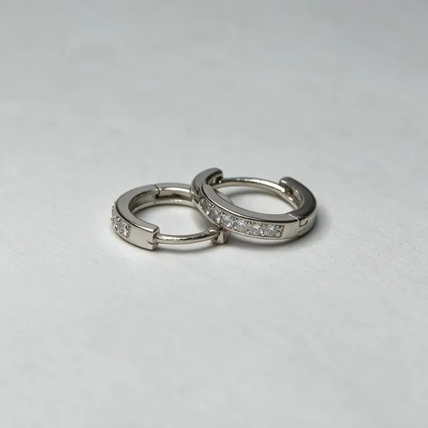 Silver_Hoop_Earrings_for_Women