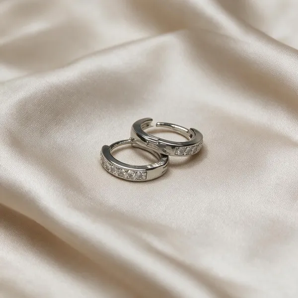 Silver_Hoop_Earrings_for_Women