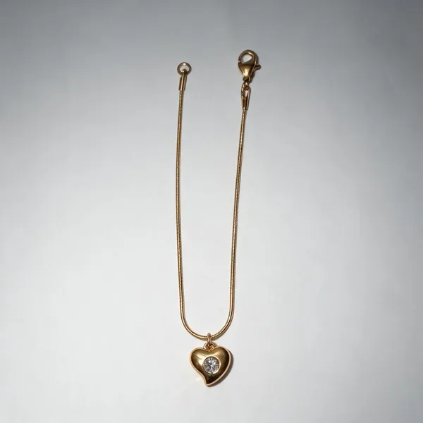 Gold_Tone_Heart_Pendant_Necklace