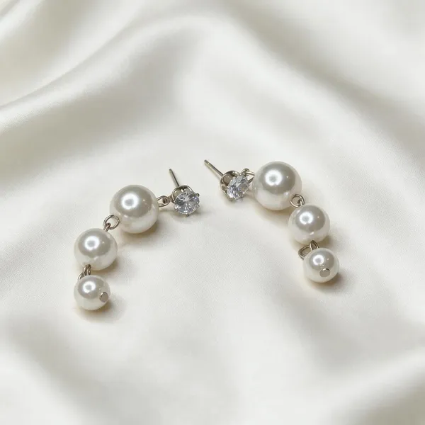 White_Pearl_Beaded_Earrings_Set_For_Women