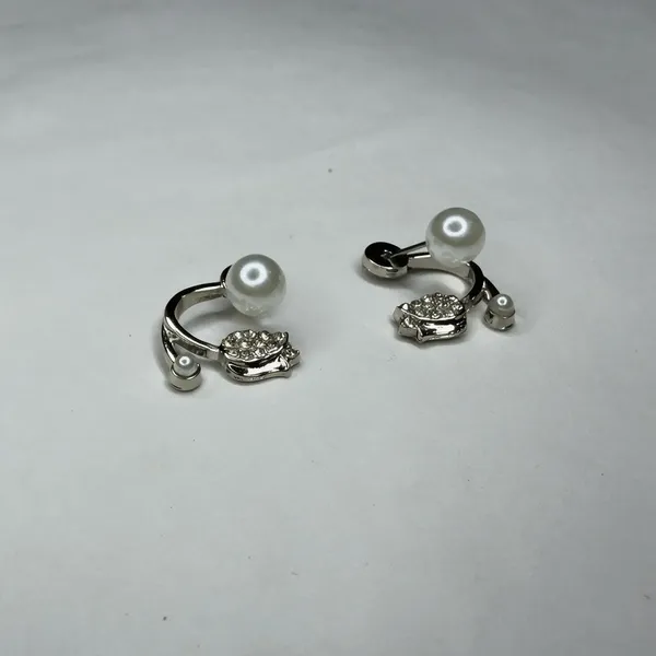 Silver-Tone_Floral_Dangle_Earrings_for_Women