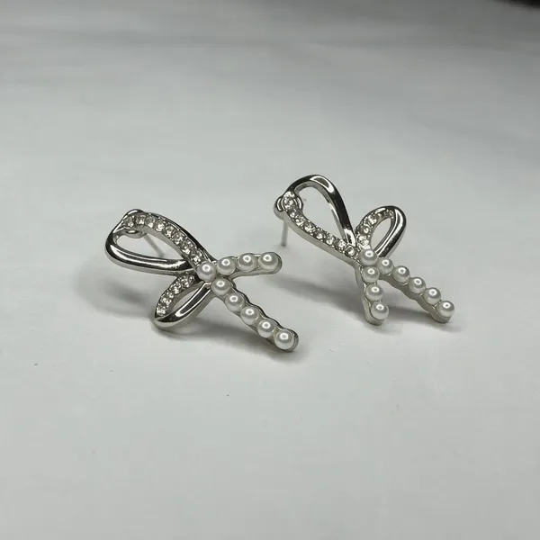 Silver_Bow_Stud_Earrings_for_Women