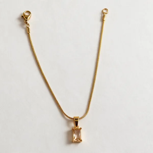 Gold_Tone_Rectangular_Pendant_Necklace_for_Women