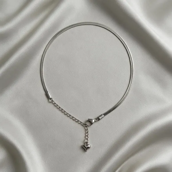 Silver_Tone_Pendant_Necklace_for_Women