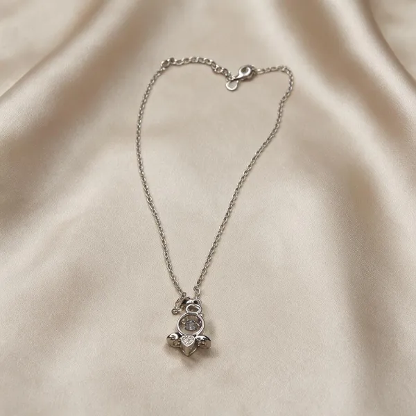 Silver_Tone_Pendant_Necklace_for_Women