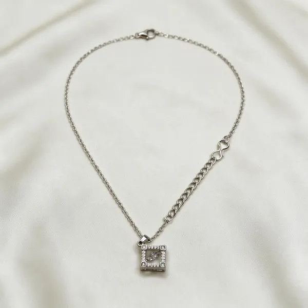 Silver_Tone_Square_Pendant_Necklace_for_Women