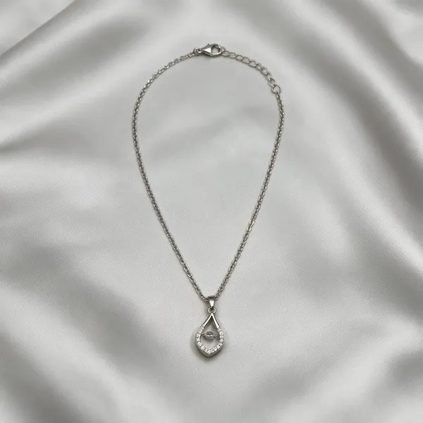 Silver-Tone_Teardrop_Pendant_Necklace_for_Women