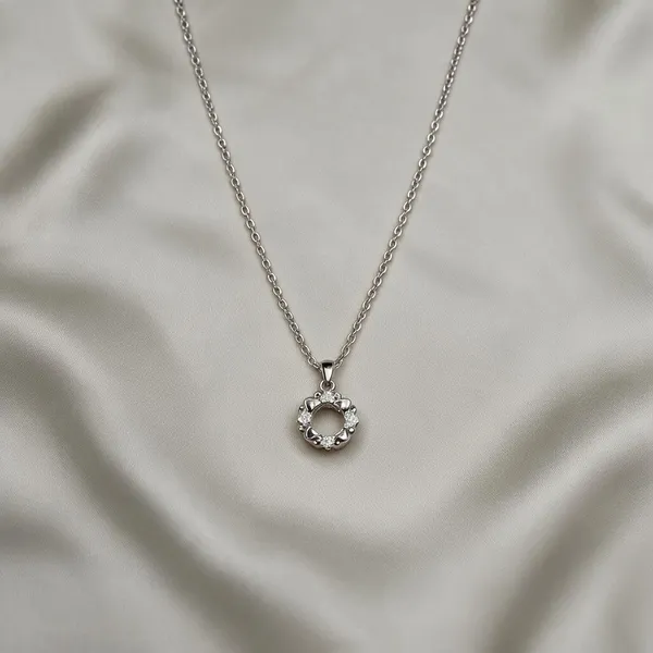 Silver_Tone_Floral_Pendant_Necklace_for_Women