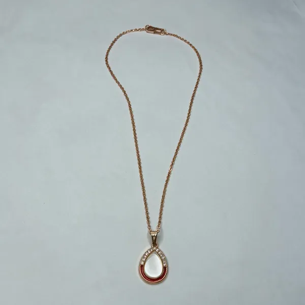Gold_Tone_Teardrop_Pendant_Necklace_for_Women