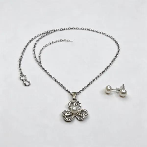 Silver-Tone_Floral_Necklace_And_Earrings_Set_for_Women
