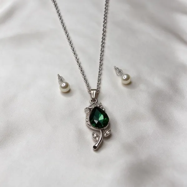 Green_Stone_Pendant_Necklace_And_Earrings_Set_for_Women