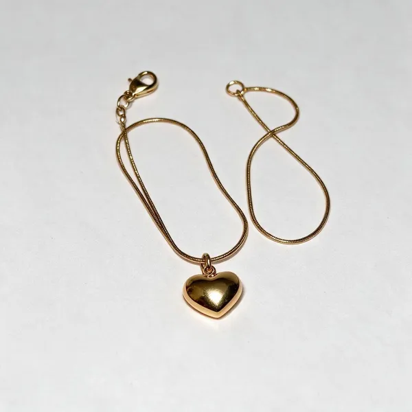 Gold_Tone_Heart_Pendant_Chain_Necklace