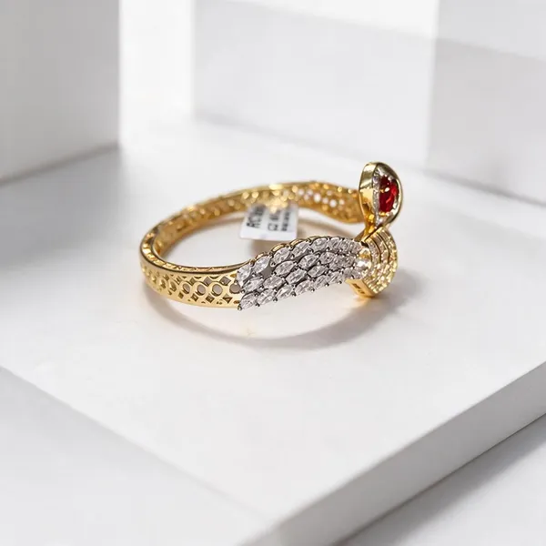 Gold_Metal_Alloy_Bracelet_For_Women
