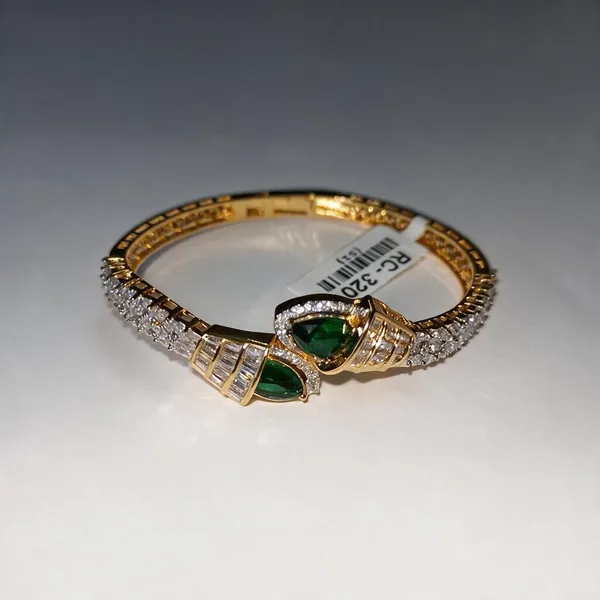Gold_Metal_Alloy_Bracelet_For_Women