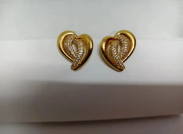 Gold_Metal_Alloy_Intertwined_Heart_Sparkling_Stone_Drop_Earrings_For_Women