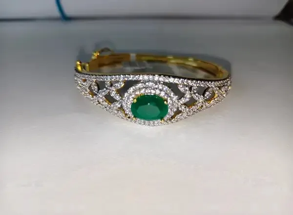 Gold_Metal_Alloy_Bracelet_For_Women