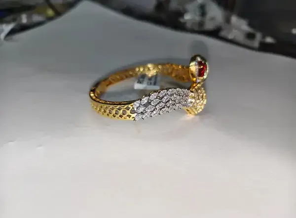 Gold_Metal_Alloy_Bracelet_For_Women
