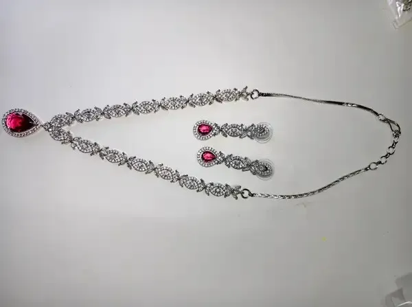 Gold_Metal_Alloy_Necklace_For_Women