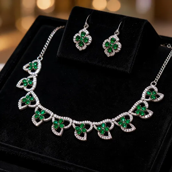 Gold_Metal_Alloy_Necklace_For_Women