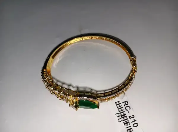 Gold_Metal_Alloy_Bracelet_For_Women