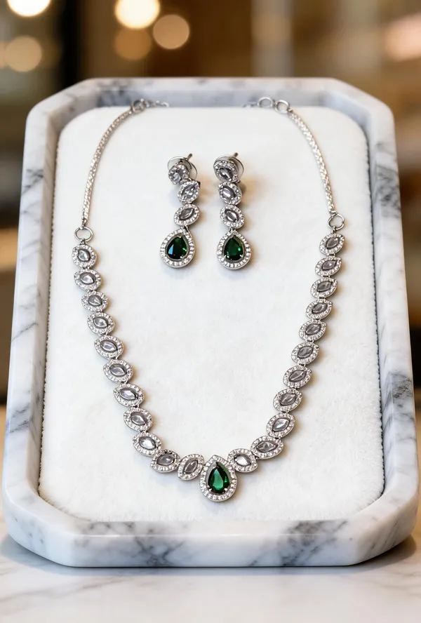 Gold_Metal_Alloy_Necklace_For_Women