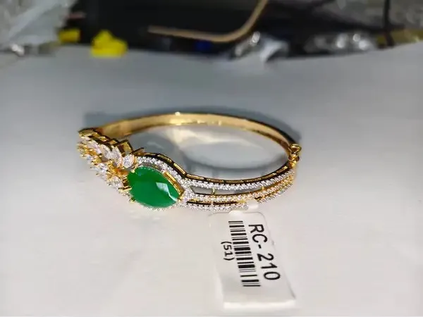 Gold_Metal_Alloy_Bracelet_For_Women
