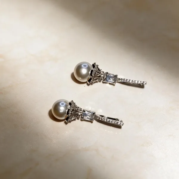 White_Metal_Alloy_Earring_For_Women