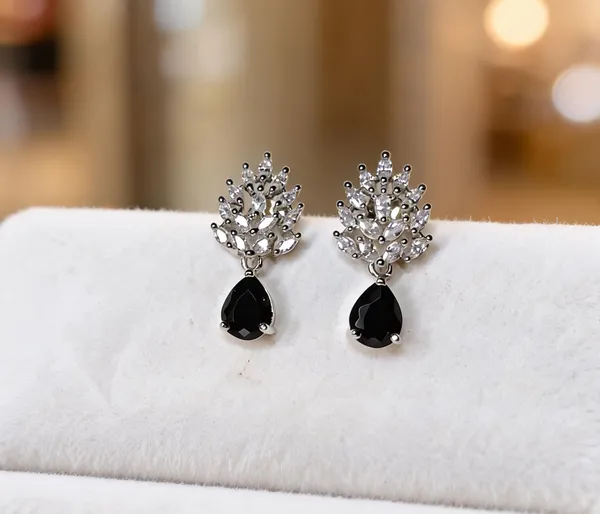 White_And_Black_Metal_Alloy_Earring_For_Women