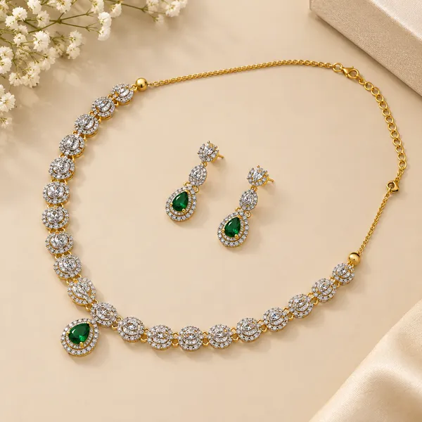 Gold_Metal_Alloy_Necklace_For_Women