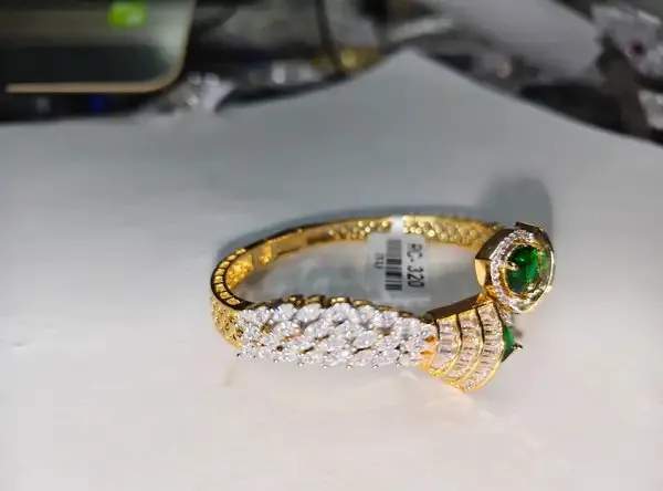 Gold_Metal_Alloy_Bracelet_For_Women
