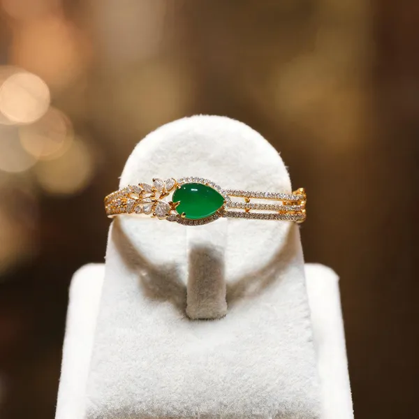 Gold_Metal_Alloy_Bracelet_For_Women