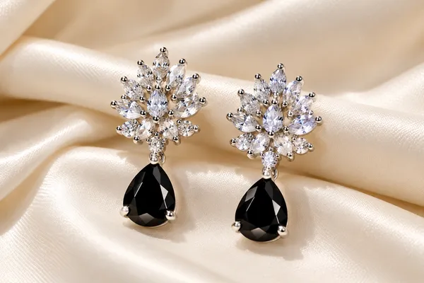 White_And_Black_Metal_Alloy_Earring_For_Women