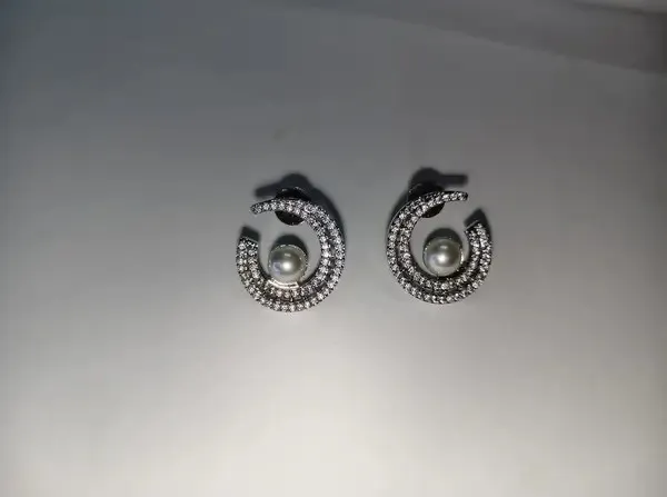 White_Metal_Alloy_Earring_For_Women