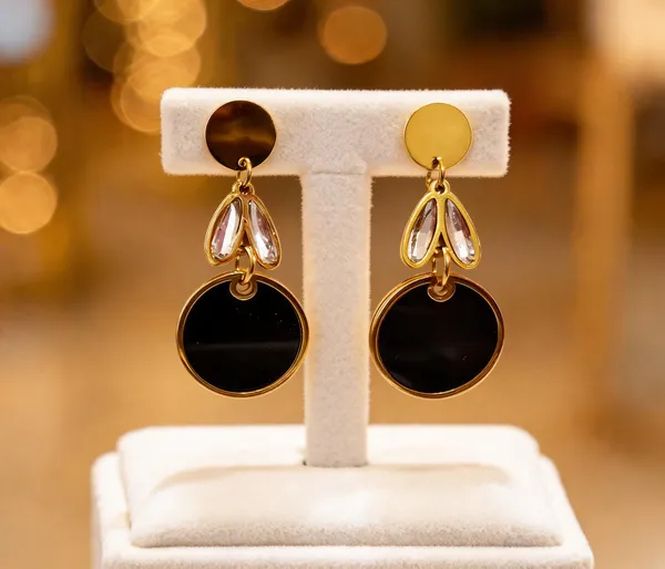 Gold_Metal_Alloy_Black_Circular_Contrast_Linked_Drop_Earrings_For_Women