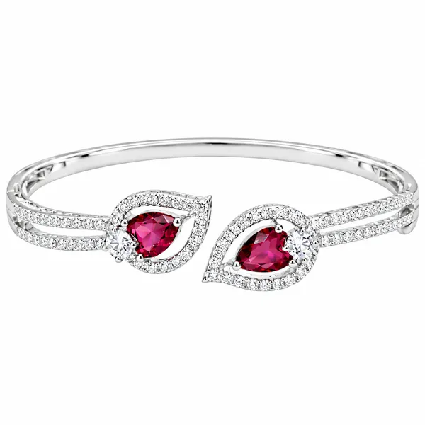 Gold_Metal_Alloy_Bracelet_For_Women