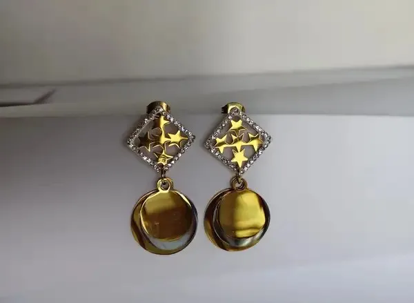 Gold_Metal_Alloy_Geometric_Diamond_Star_Motif_Drop_Earrings_For_Women