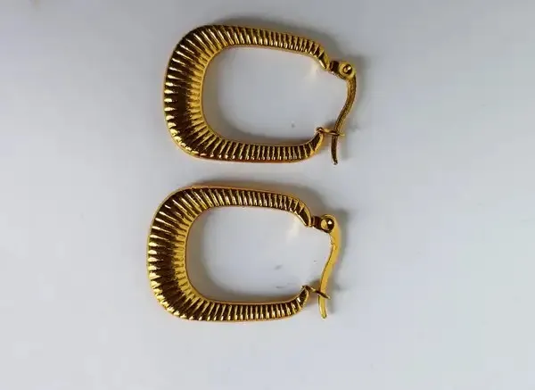 Gold_Metal_Alloy_Ribbed_Elongated_Hoop_Earrings_For_Women