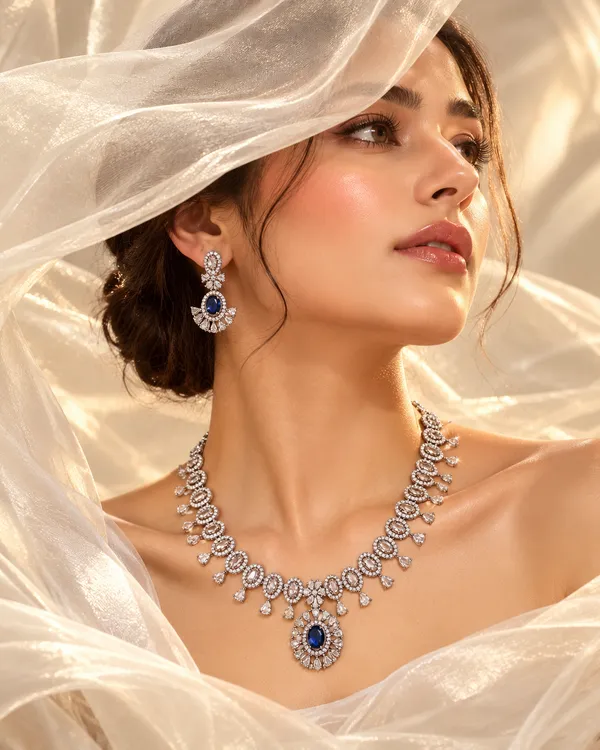 Gold_Metal_Alloy_Necklace_For_Women